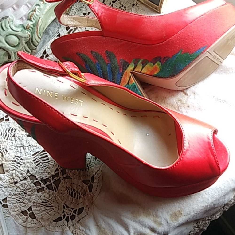 Shoes - Picture 2 of 7